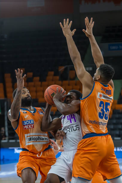 频频撕裂 频频撕裂